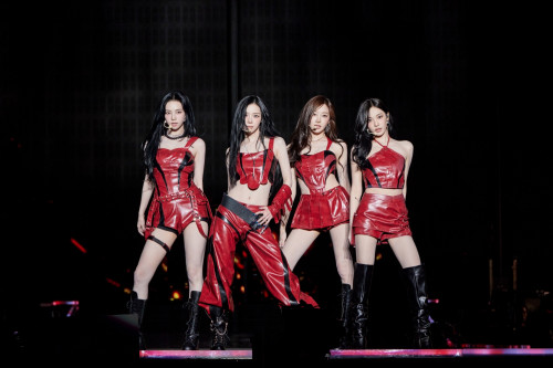 -2-2025-aespa-LIVE-TOUR---SYNK-aeXIS-LINE--.jpg