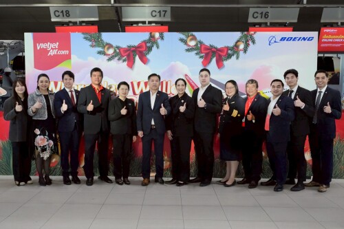 เปิดตัวโบอิ้ง 737 8 เที่ยวบินปฐมฤกษ์