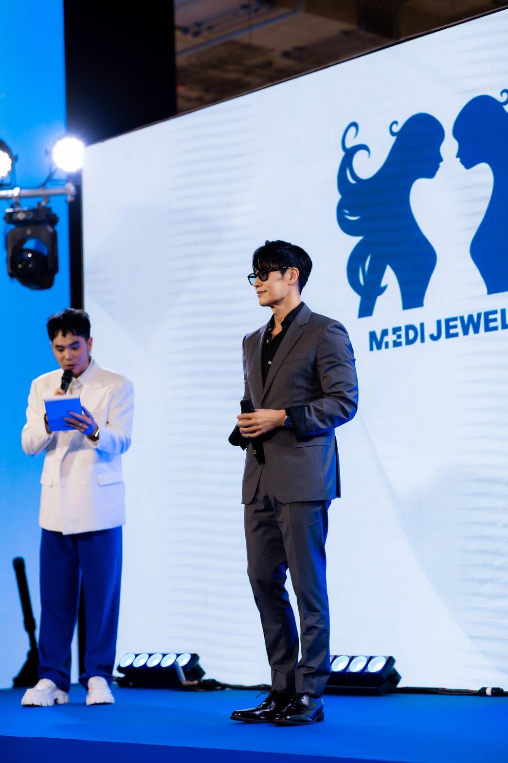 107EDCFF 27EB 4C5B A5CE 81A6B2A48749