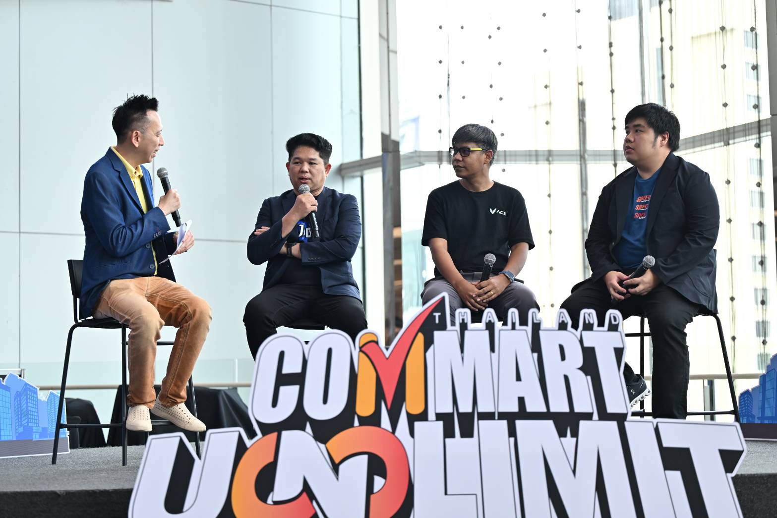 บมจ.เออาร์ไอพีและพันธมิตรแถลงข่าวจัดงานมหกรรมสินค้าไอทีกลางปี “COMMART UNLIMIT" 