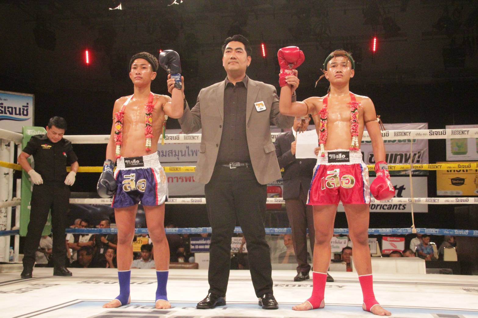 ถลุงไม่ยั้ง! "ยอดเพชร" ชนะคะแนน ส่วน "แสงทองน้อย" ชนะน็อกยก2 ศึก "มวยรอบปูนเสือ 