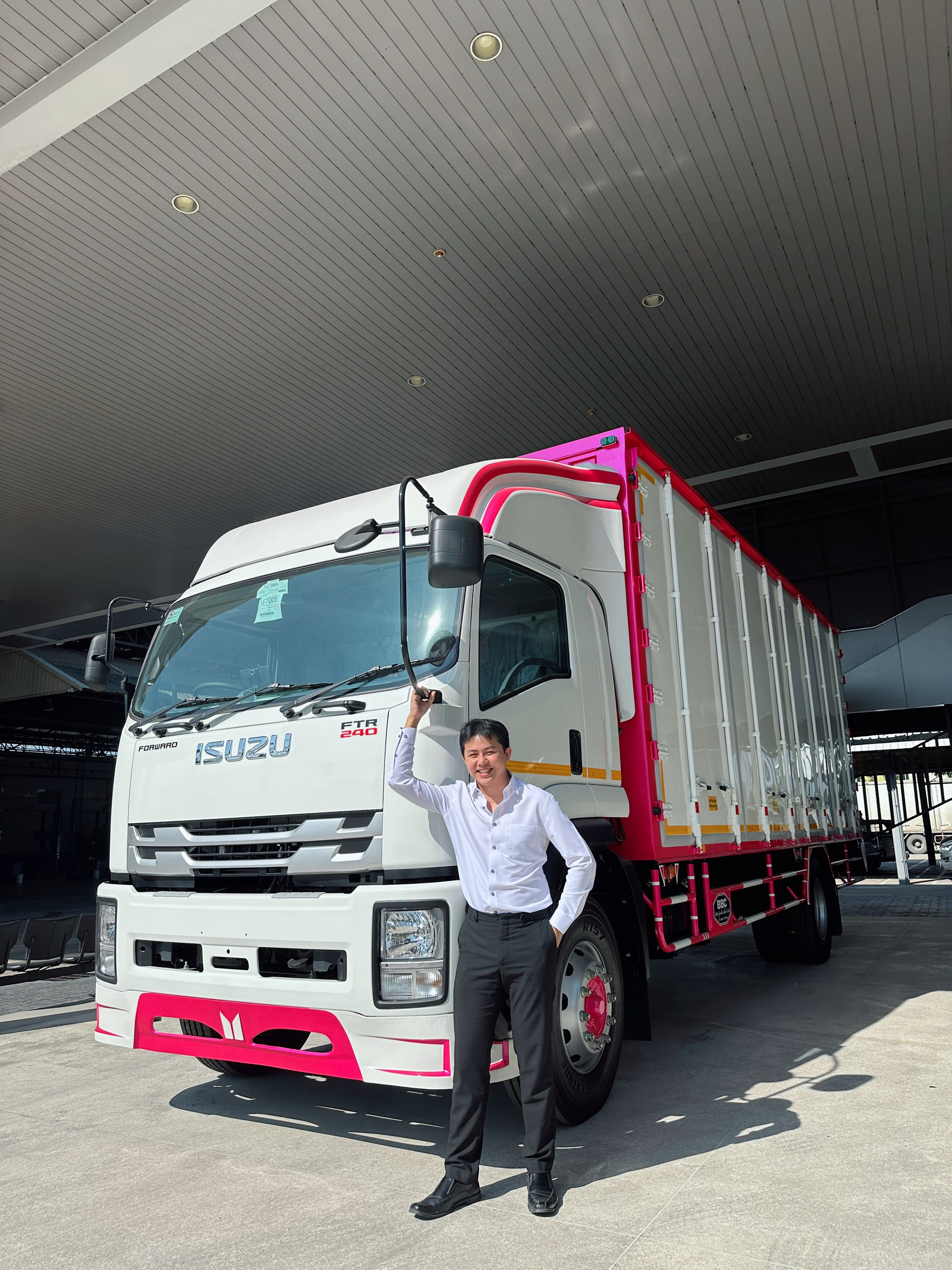 ด้านในห้องโดยสาร Isuzu FTR