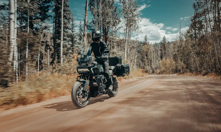 26 rh1250l riding 0796 abjc