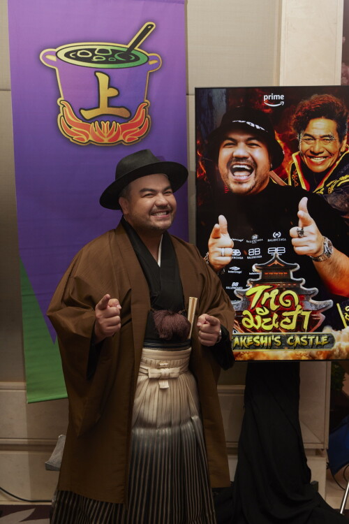 29----Takeshi_s-Castle_Press-Con.jpeg