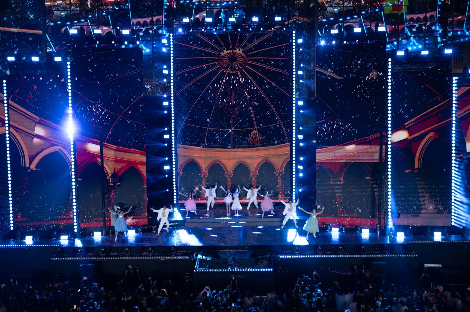 49E8A69E F98B 4030 A042 687572F551FE