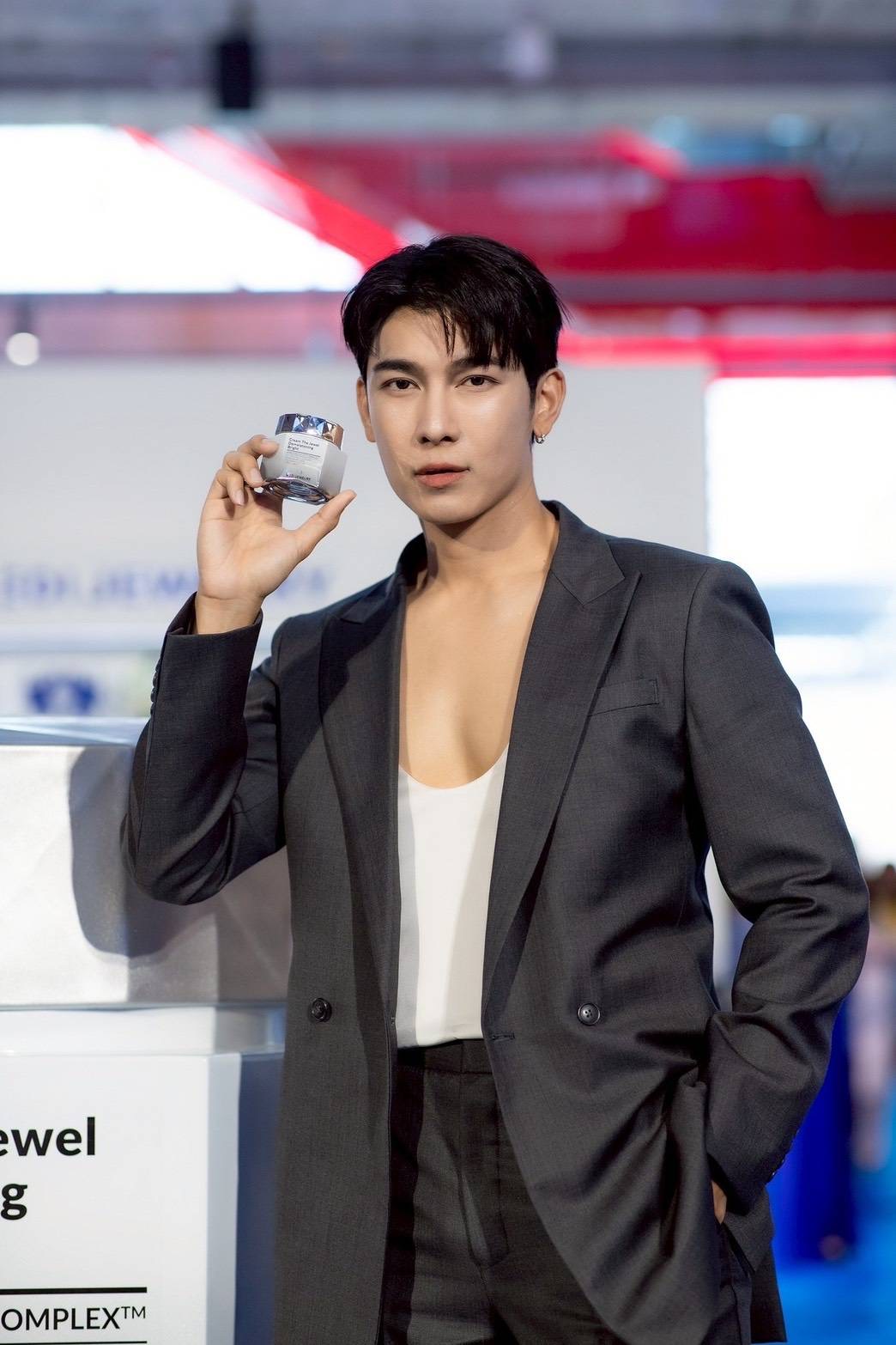 4DA15C6E 0C9E 43F8 B7C7 A0C97BA1DFE2