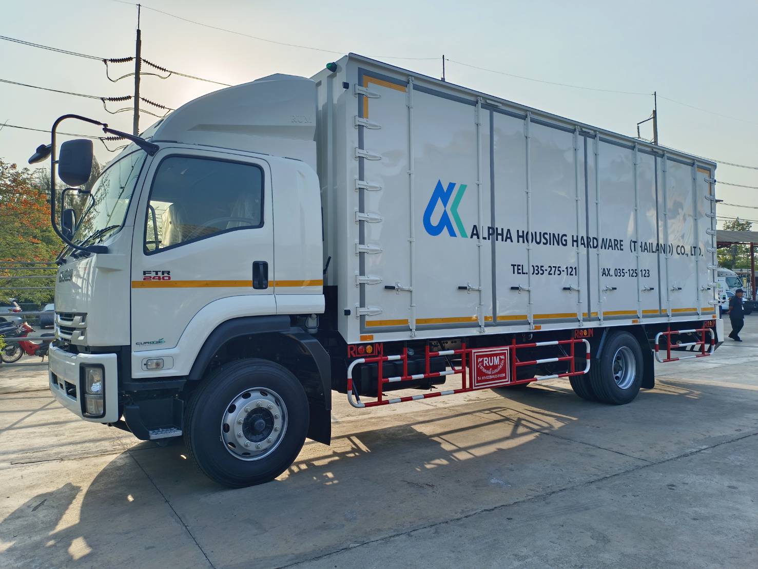 Isuzu FTR 240 Euro 3 มุมมองด้านหน้า