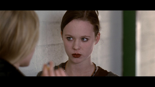 American.Beauty.1999.1080p.NF.WEB-DL.DDP5.1.H264Argon.mkv_snapshot_00.27.50.805.jpg