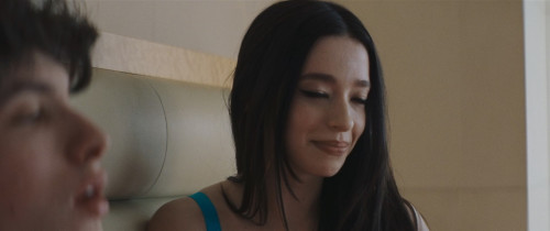 Anora.2024.1080p.iT.WEB-DL.DDP5.1.H264Argon.mkv_snapshot_00.15.51.808.jpg
