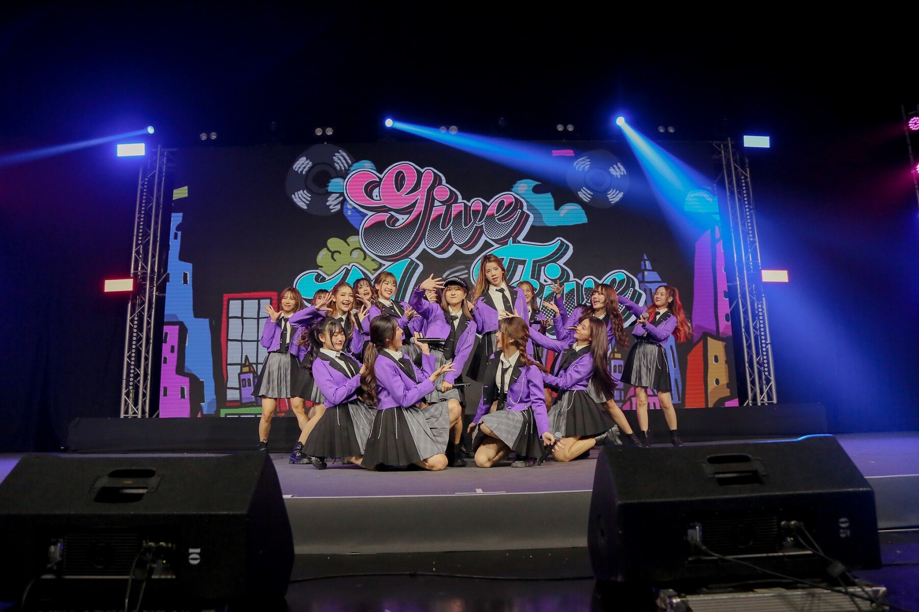 BNK48-CGM48-FanFest0-6.jpeg