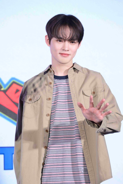 CHENLE--1--Shopee-x-NCT-DREAM-_Go-Back-To-The-Future_-FANSIGN--FAN-EVENT-2.jpg