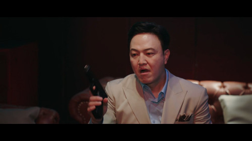 Confidence.Queen.S01E01.1080p.AMZN.WEB-DL.DDP2.0.H265.mkv_snapshot_00.56.33.716.jpg