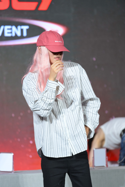 EUNSEOK--1--Shopee-x-RIIZE-ODYSSEY-SWEET-CAFE--FANSIGN-EVENT.jpg