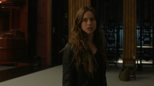 Etoile.S01E01.1080p.AMZN.WEB-DL.DDP5.1.H265.mkv_snapshot_00.51.59.681.jpg