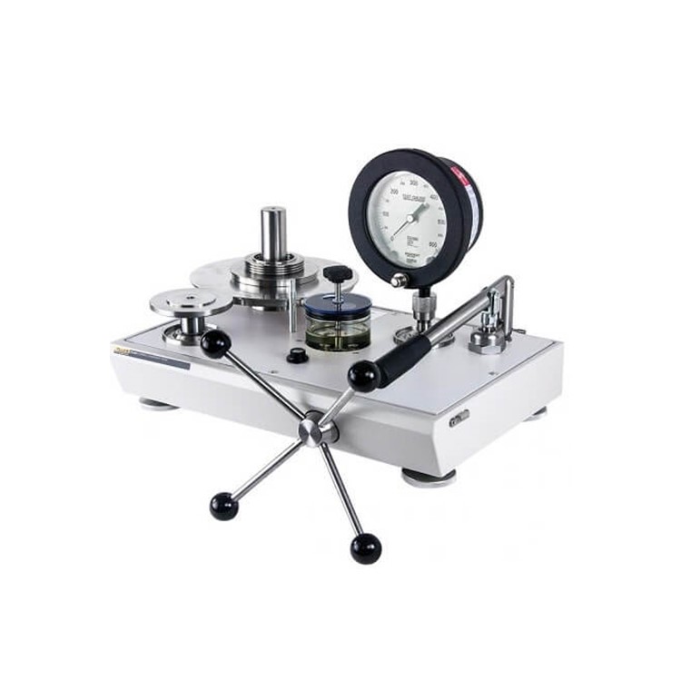 Fluke P3013-MBAR-P Gas Deadweight Tester with Pump, 2000 Mbar