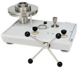 Fluke P3031-KGCM2 Gas Deadweight Tester, Liquid Lubricated, 70kgf/cm2