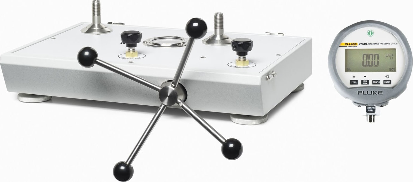 Fluke P5513-2700G-1/C Pneumatic Pressure Calibrator, 1 Gauge Accredited, 20mPa