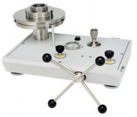 Fluke P3031-KPA Gas Deadweight Tester, Liquid Lubricated, 7,000kPa