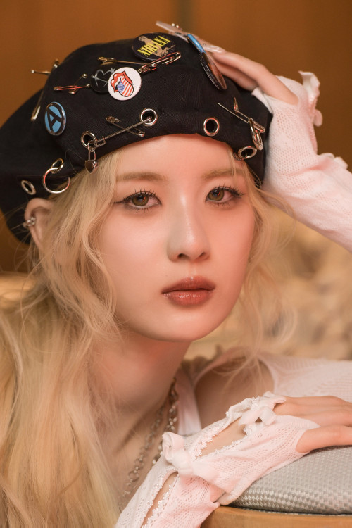 GENBLUE_LILI_1.jpg