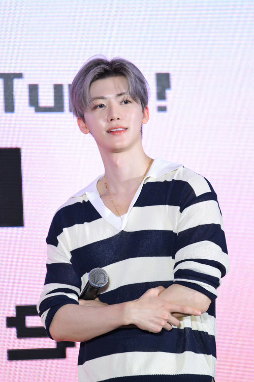 JAEMIN--2--Shopee-x-NCT-DREAM-_Go-Back-To-The-Future_-FANSIGN--FAN-EVENT-2.jpg