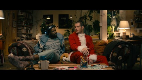 Jingle.Bell.Heist.2025.1080p.NF.WEB-DL.DDP5.1.H264Argon.mkv_snapshot_00.40.07.173.jpg