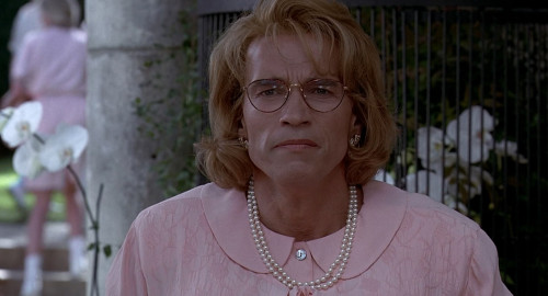 Junior.1994.1080p.iT.WEB-DL.DDP5.1.H264Argon-.mkv_snapshot_01.20.21.589.jpg