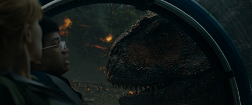 Jurassic.World.Fallen.Kingdom.2018.2160p.DV.HDR.iT.WEB-DL.DDP5.1.H265Argon-.mkv_snapshot_00.42.42.259.jpg