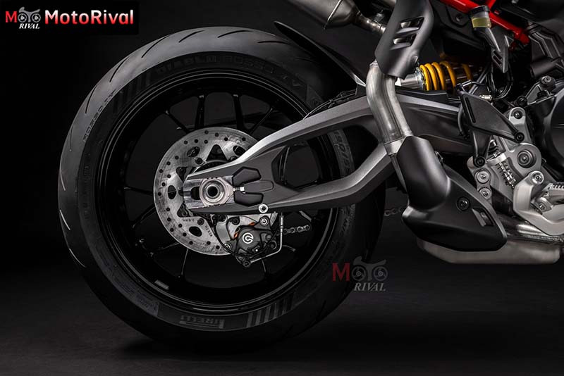 MY26 HYPERMOTARD V2 DETAILS 7 UC873928 Preview copy