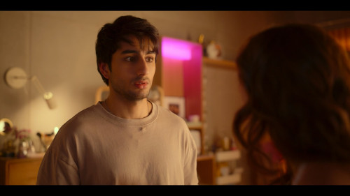 Nadaaniyan.2025.1080p.NF.WEB-DL.DDP5.1.H264Argon-.mkv_snapshot_00.22.27.657.jpg