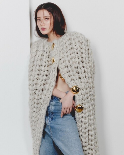 Photo-shared-by-baifernbah-on-March-17-2024-tagging-loewe.-May-be-an-image-of-1-person-sweater-crochet-cardigan-shawl-poncho-and-knit..md.jpeg