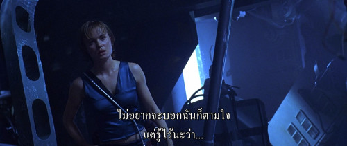 Pitch.Black.2000.1080p.iT.WEB-DL.DPD5.1.H264Argon.mkv_snapshot_00.28.41.982.jpg
