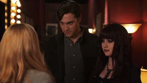 R.L.Stines.Monsterville.Cabinet.of.Souls.2015.1080p.iT.WEB-DL.DD5.1.H264Argon-.mkv_snapshot_01.10.08.256.jpg
