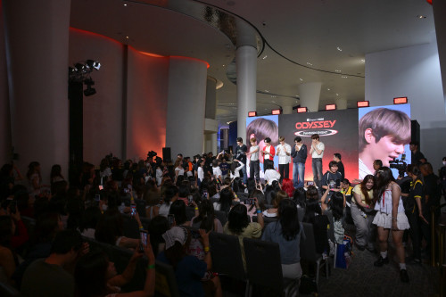 RIIZE--5--Shopee-x-RIIZE-ODYSSEY-SWEET-CAFE--FANSIGN-EVENT.jpg