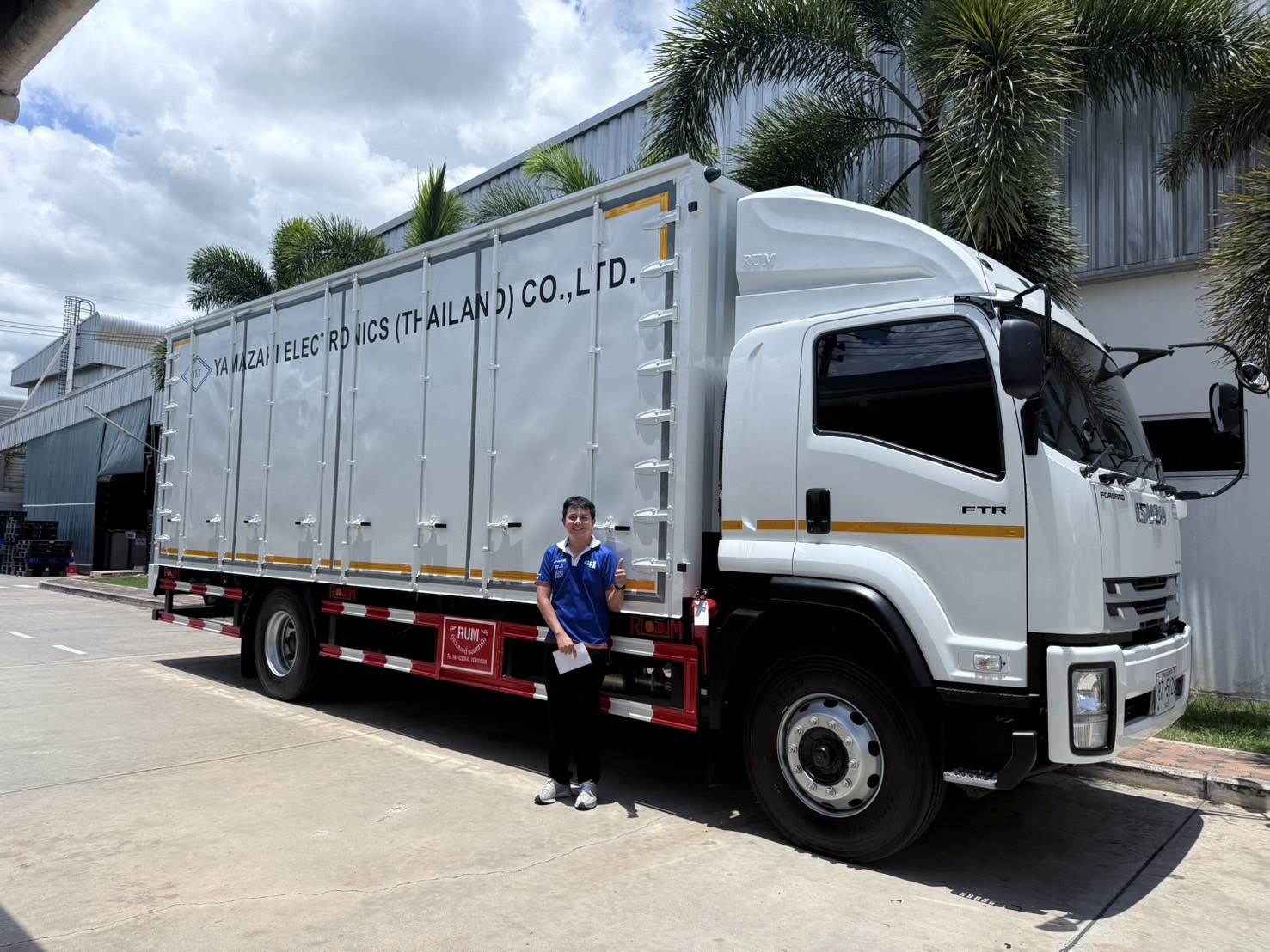 เซลล์ตูนส่งมอบรถ Isuzu FTR Smoother Euro 3