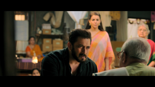 Sikandar.2025.1080p.NF.WEB-DL.HINDI.DDP5.1.H264Argon-.mkv_snapshot_01.39.39.159.jpg