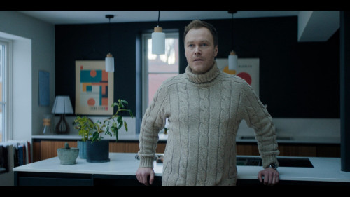 The.Wrong.Track.2025.1080p.NF.WEB-DL.DDP5.1.H264Argon-.mkv_snapshot_01.05.37.988.jpg