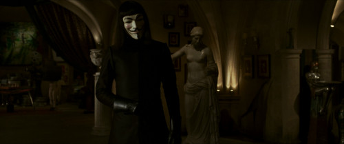 V.for.Vendetta.2005.2160p.DV.HDR.MAX.APP-DL.DDP5.1.HEVC.H265Argon-.mkv_snapshot_01.22.03.377.jpg