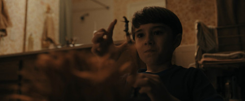 Weapons.2025.1080p.AMZN.WEB-DL.DDP5.1.H264Argon.mkv_snapshot_01.56.24.697.jpg