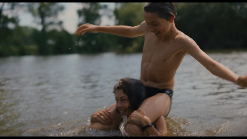 Young.Hearts.2024.1080p.HMAX.WEB-DL.DDP5.1.H264Argon.mkv_snapshot_00.33.28.988.jpg