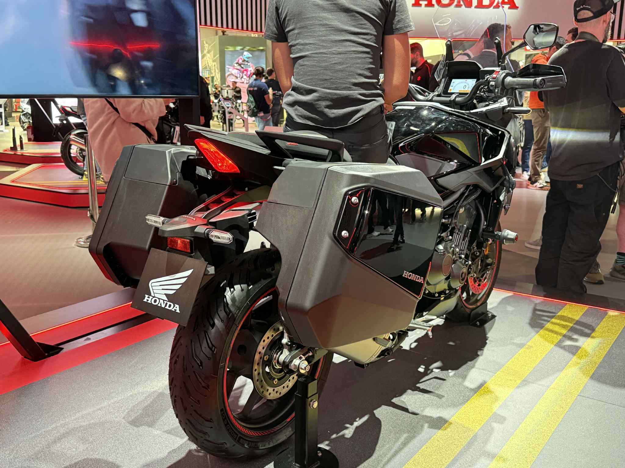 b6198287 da78 44ef 91f4 f85d3690d1bb