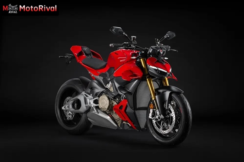 ducati streetfighter v4 s vs triumph speed triple 1200 rs 001