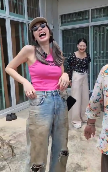 e2460c8d df62 4590 8844 de2fe5570a06