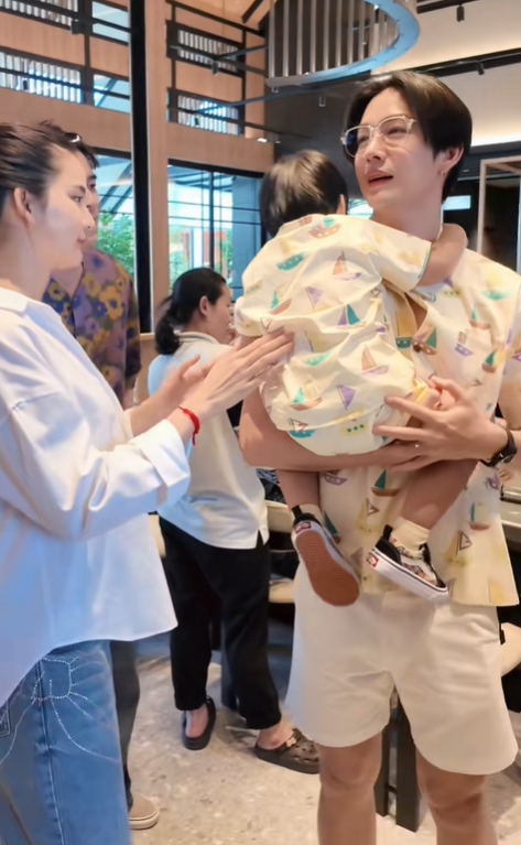 gal 9779030 20250421020744 1434b37