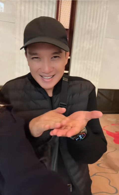 gal 9786274 20250508022408 0fbf1d5