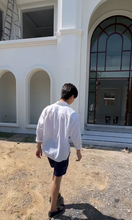 gal 9786506 20250508013519 3828677