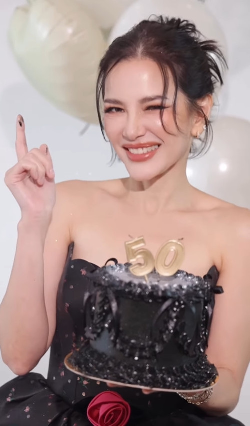 gal 9804014 20250617030838 6fe0b75