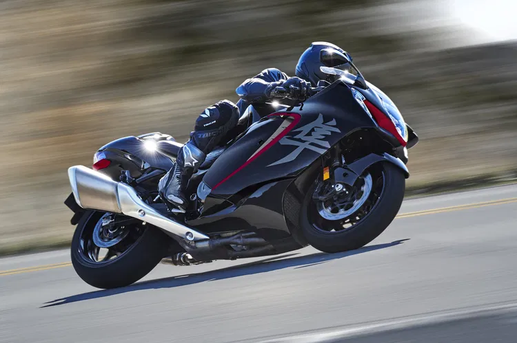 hayabusa m6 action 6