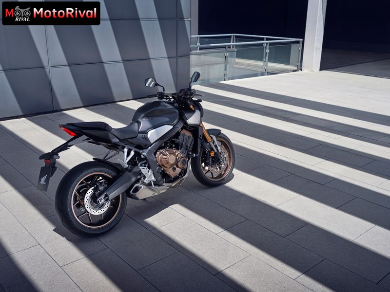 honda cb650r vs yamaha mt 07 017