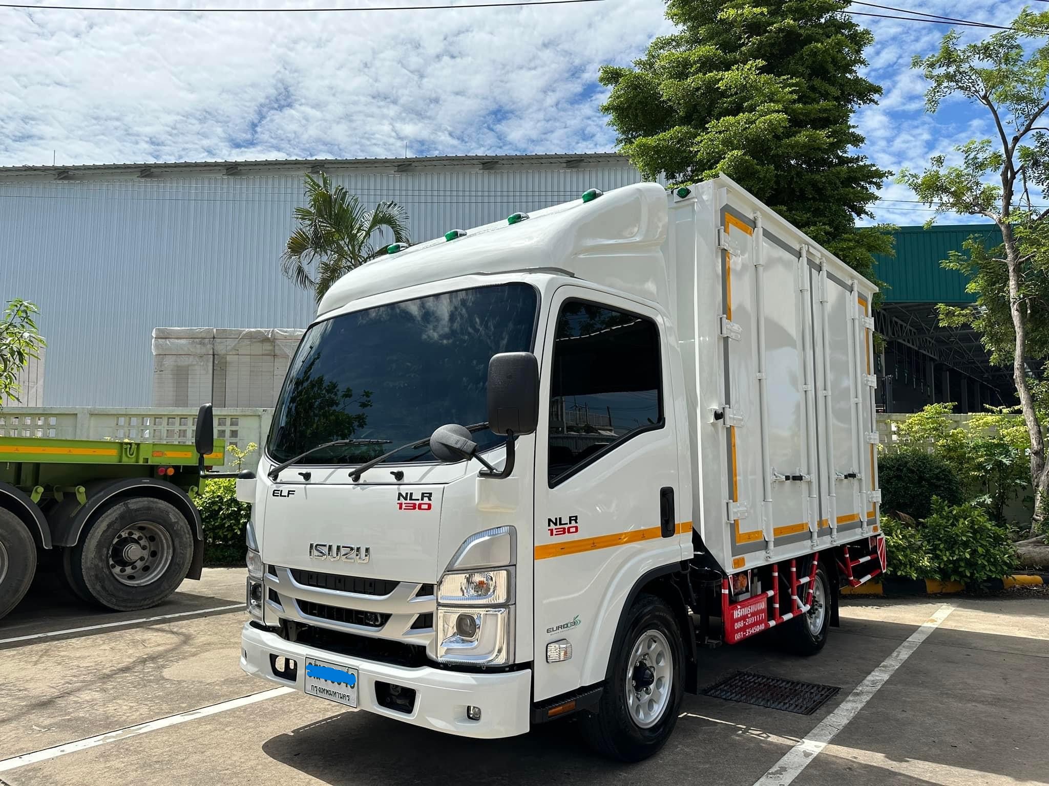 รถบรรทุก Isuzu NLR 4 ล้อ