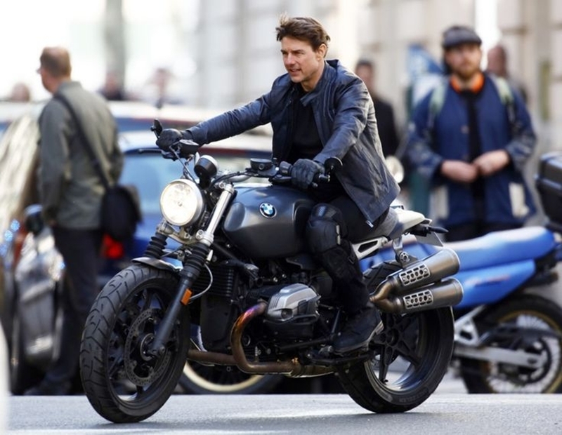 mi tom cruise bike 000